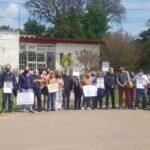 Los trabajadores de Lt27 en conjunto con sus representantes gremiales y vecinos de Villaguay