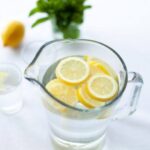 SALUD || BEBER AGUA CON LIMÓN TODOS LOS DÍAS CON EL ESTÓMAGO VACÍO TIENE BENEFICIOS INCREÍBLES