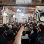 Dirigentes del Movimiento Vecinalista “Justo José de Urquiza”, presentes en la conferencia del profesor Gaston Buet en “Lo de Almada”