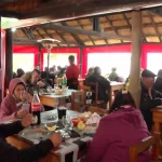 Puerto Sánchez se llenó de turistas que disfrutaron su gastronomía típica