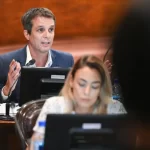 Diputados presentan proyecto para reforzar la transparencia en las compras y contrataciones del Gobierno provincial